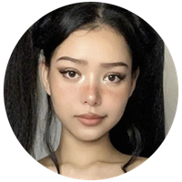 Bella Poarch travels