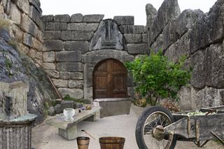 Old Stone House Escape - Screenshot 2