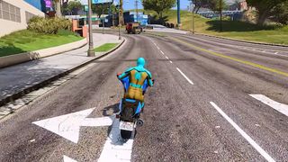 SuperHero Motorbike Mega Ramp - Screenshot 2