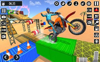 Superhero Bike Stunt Game 3D - Screenshot 2