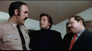 Invasion of the Bee Girls - Screenshot 2