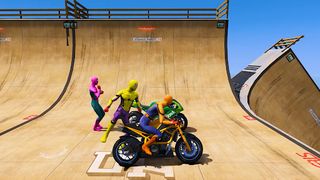 SuperHero Motorbike Mega Ramp - Screenshot 3