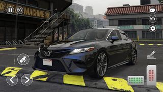 City Traffic Toyota Camry XLE - Screenshot 1