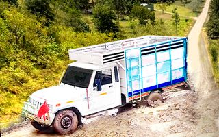 4x4 Pickup Truck Hill Truck 3D - Screenshot 1