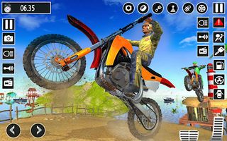 Superhero Bike Stunt Game 3D - Screenshot 1
