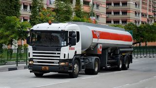 US Oil Tanker Truck Game 2023 - Screenshot 1